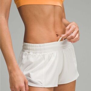 LULULEMON Hotty Hot Low-Rise Lined Short 2.5" - Bone